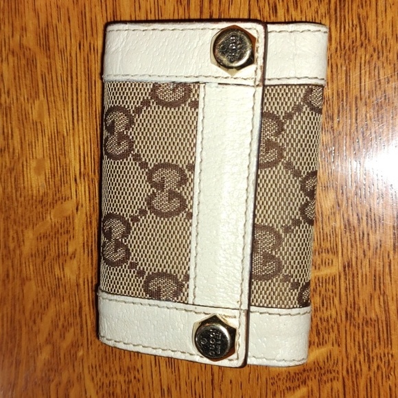 Gucci EUC+ Keyholder Monogram Canvas & Cream - Picture 1 of 5